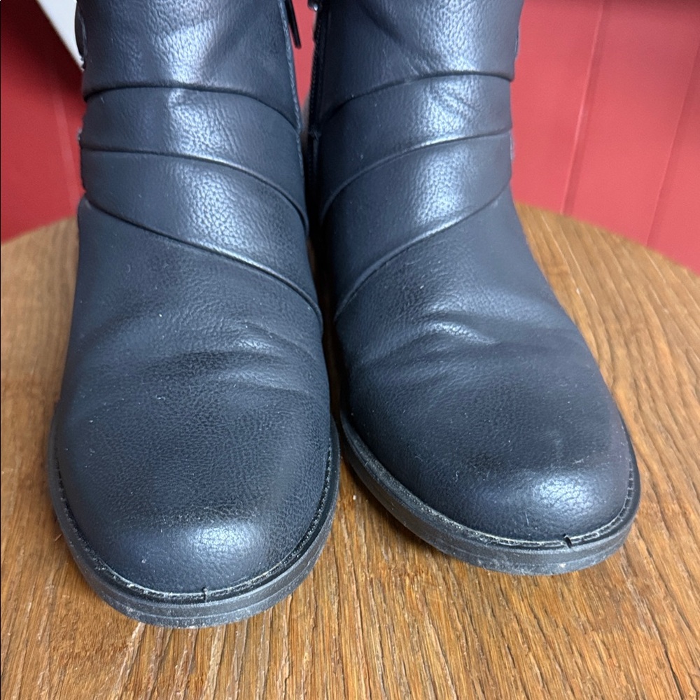 Easy Street Black Women’s black Boots - Picture 4 of 10